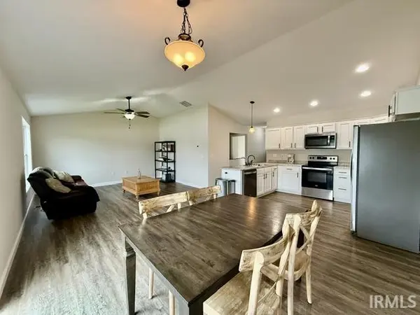 1195 S Kaylynn ST, Ellettsville, IN 47429
