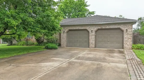 7020 Dove CT, Evansville, IN 47715-8413