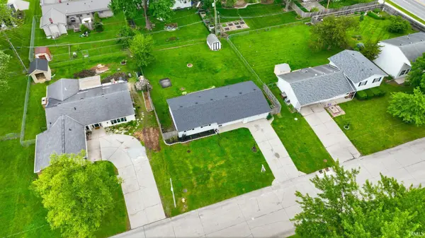 6211 Glenview DR, Fort Wayne, IN 46815-5319