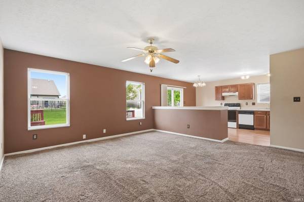 6815 W Odessa WAY, Mccordsville, IN 46055