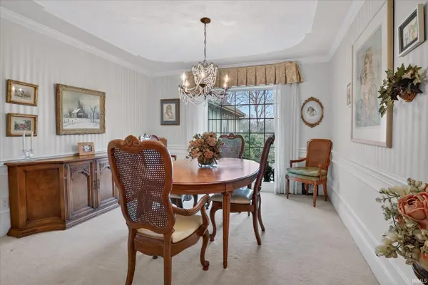 50555 Country Knolls DR, Granger, IN 46530