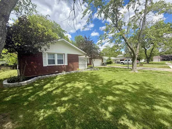 5815 Aloha DR, Fort Wayne, IN 46815
