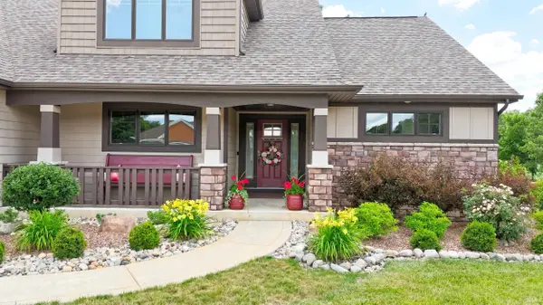 18736 Roselle CV, Auburn, IN 46706
