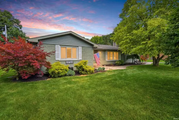10817 E Rosewood CIR, Fort Wayne, IN 46845-1143