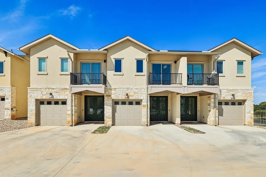 202 Tesla CIR, Round Rock, TX 78681
