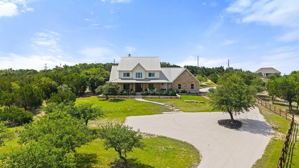1051 Trailhead CIR, Dripping Springs, TX 78620