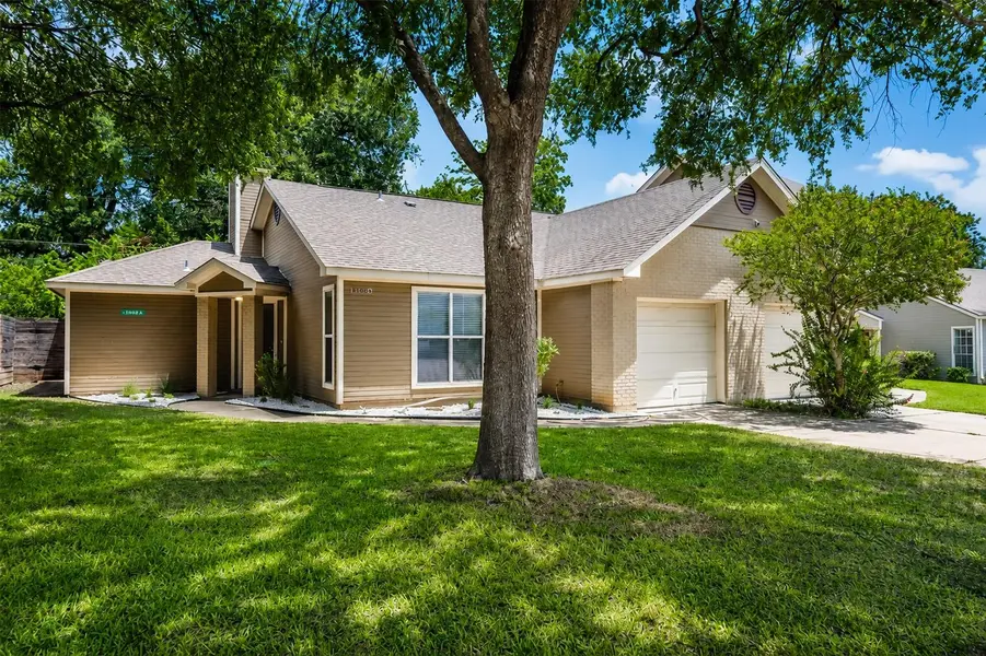 1302 Danbury SQ #A, Austin, TX 78723