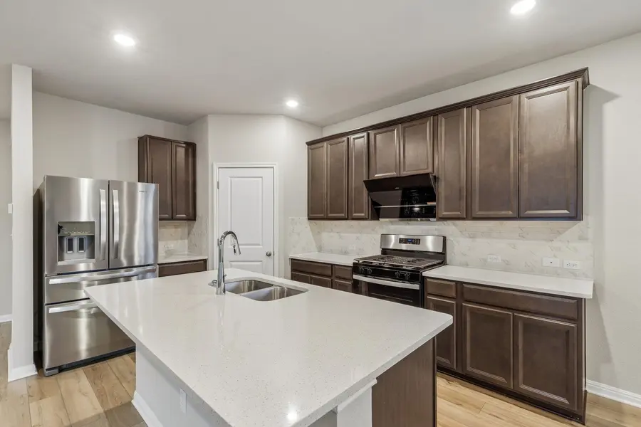 111 Magnolia Ranch LN, Hutto, TX 78634