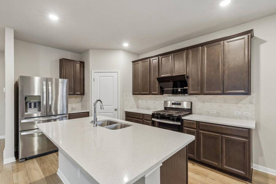 111 Magnolia Ranch LN, Hutto, TX 78634