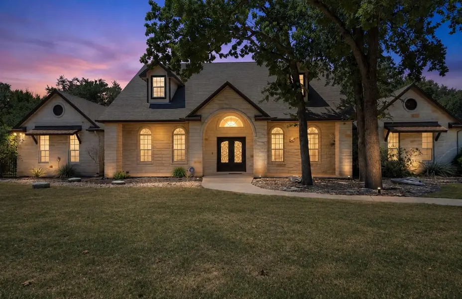 140 Oak Plaza DR, Georgetown, TX 78628