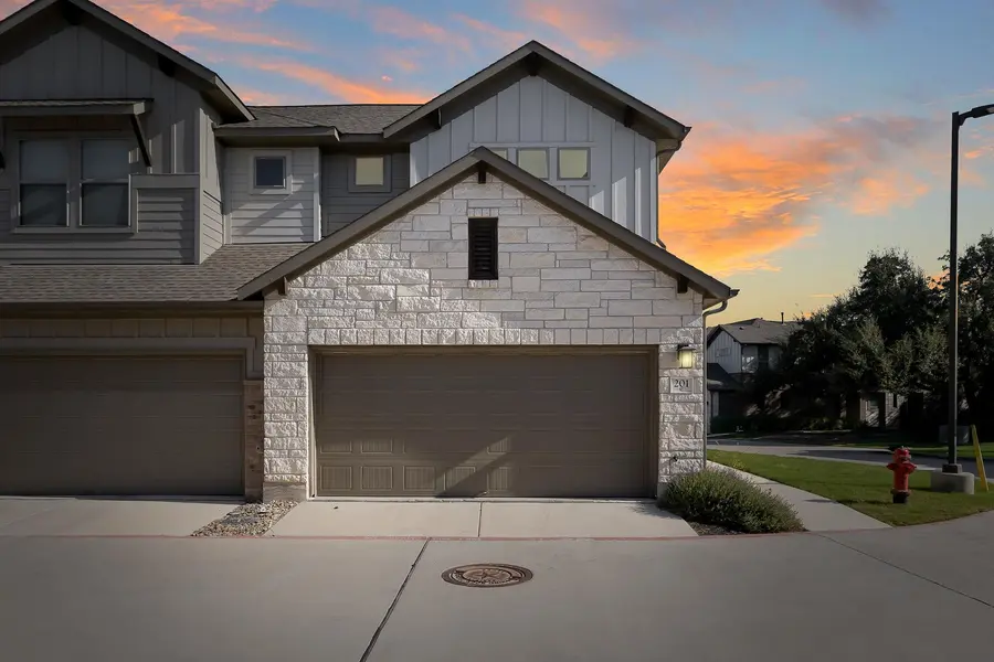 2500 FOREST CREEK DR #201, Round Rock, TX 78664