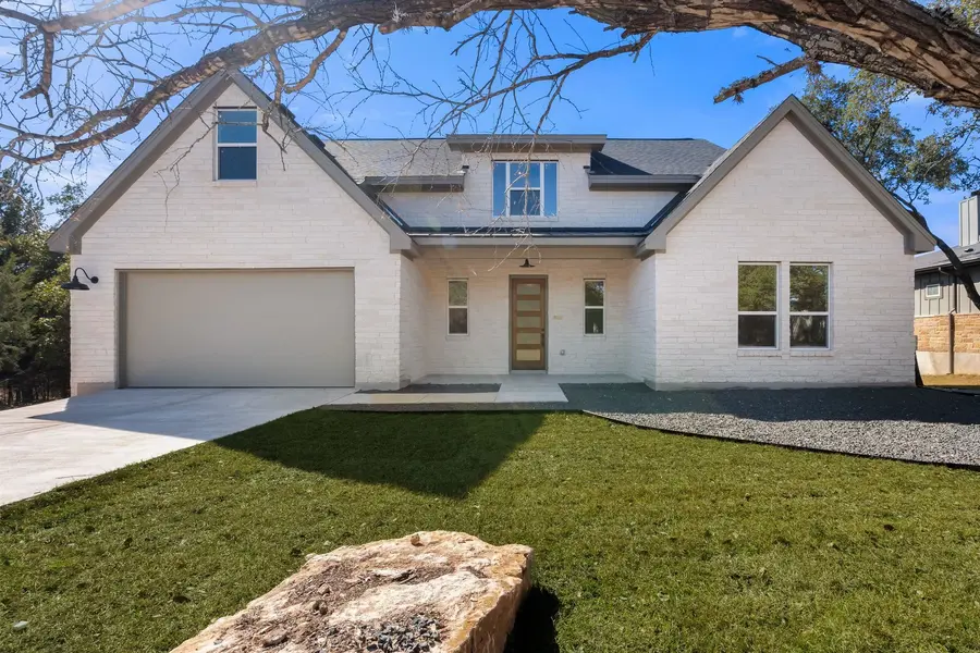 300 Bedford DR, Spicewood, TX 78669