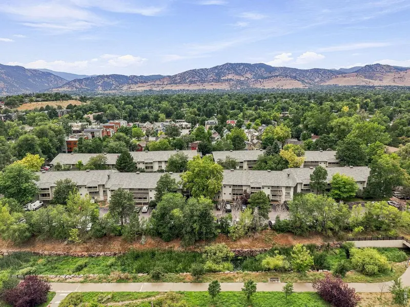2707 Valmont #311D, Boulder, CO 80304
