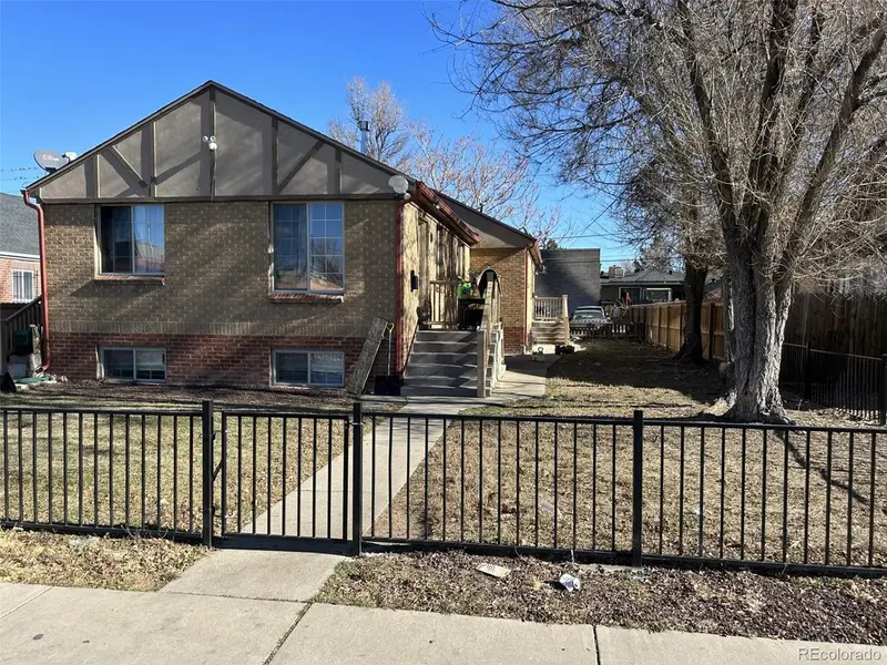 1480 Boston, Aurora, CO 80010