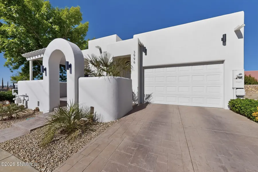 3996 Tayvis RD, Las Cruces, NM 88012