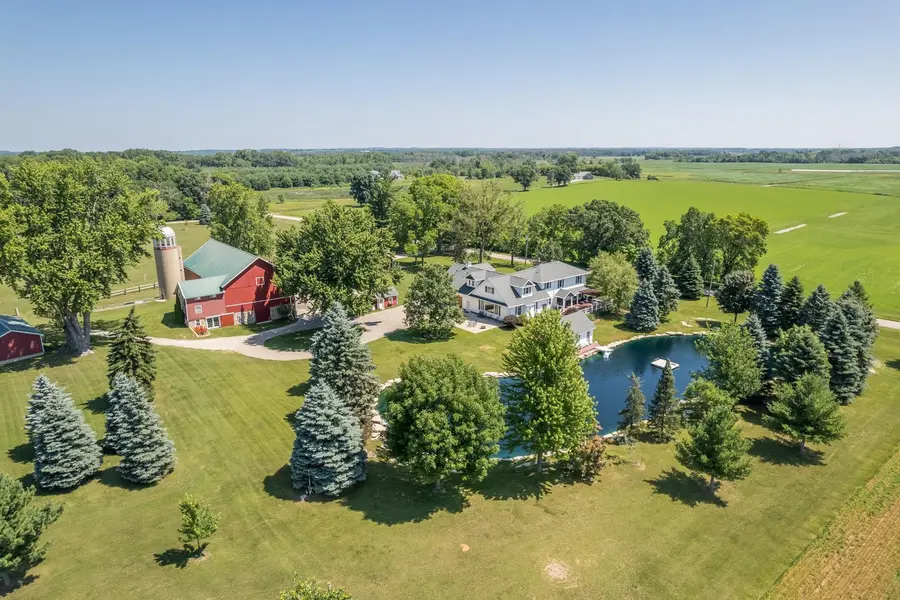 8379 SAUBY RD, Larsen, WI 54947
