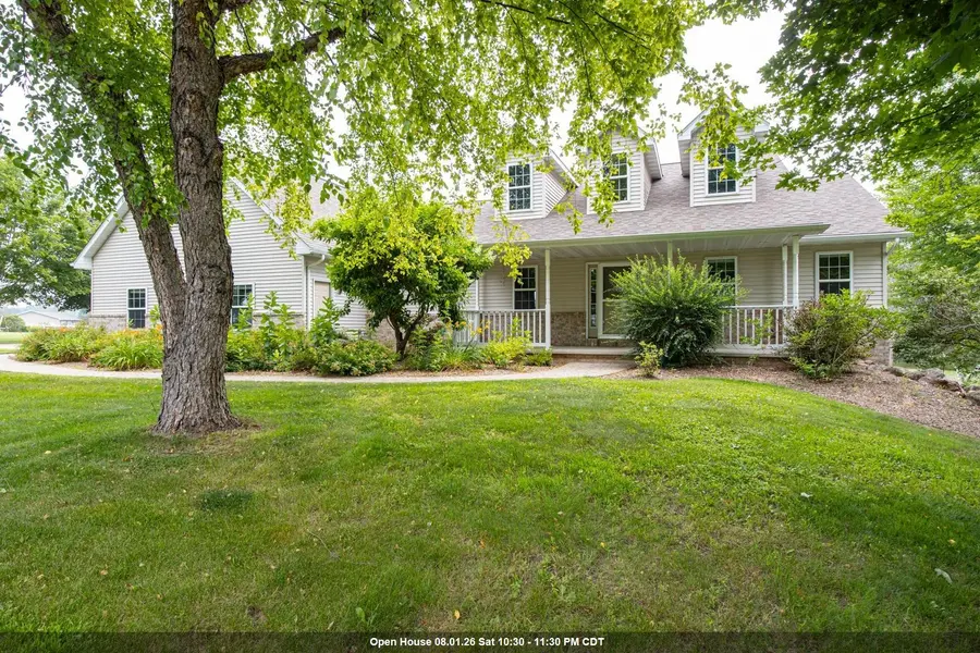 E9051 ROCKY MOUNTAIN DR, New London, WI 54961
