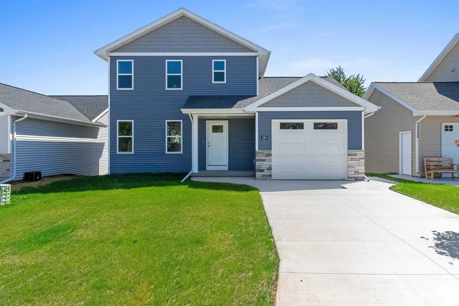 228 FAIRVIEW LN, Chilton, WI 53014