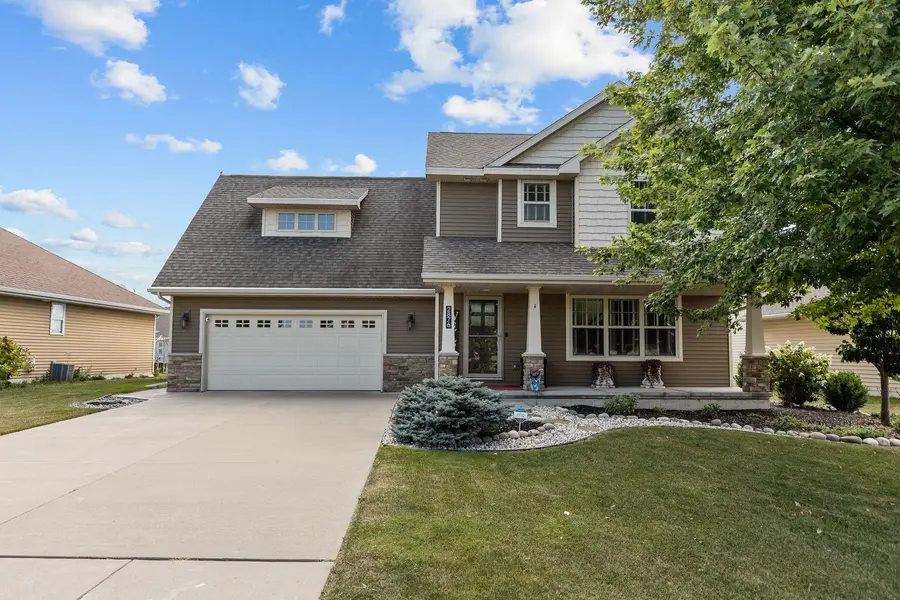 2876 CHRYSTELLA DR, Menasha, WI 54952