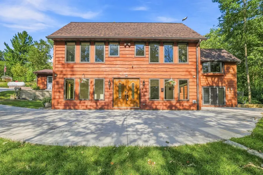 2691 MAYLINE DR, Green Bay, WI 54311
