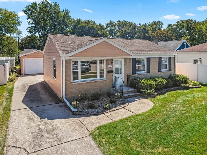 1739 12TH AVE, Green Bay, WI 54304