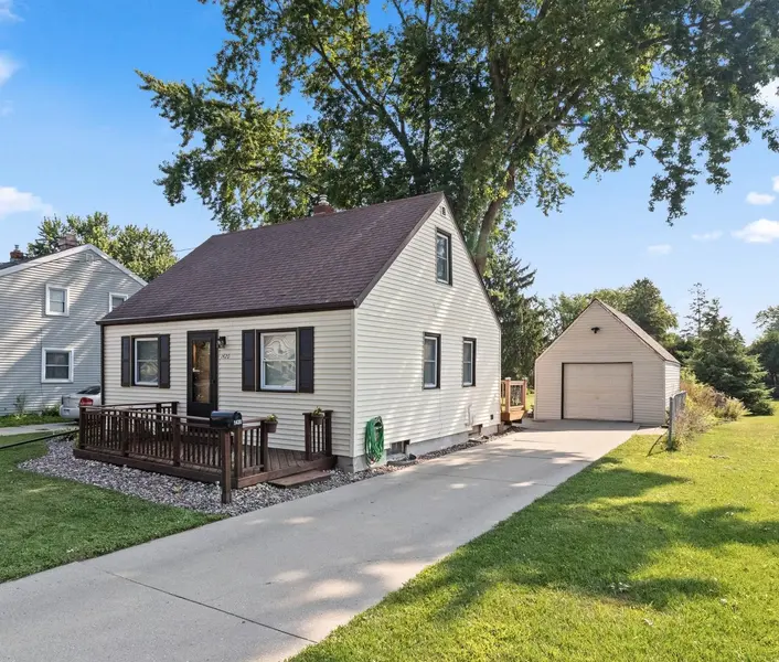 1420 N CHARLOTTE ST, Appleton, WI 54911-4014