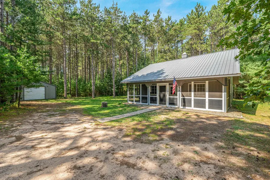 N5255 22ND RD, Wild Rose, WI 54984