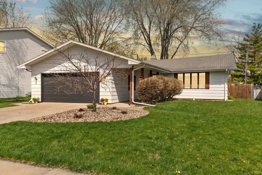 546 E COOLIDGE AVE, Appleton, WI 54915-1972