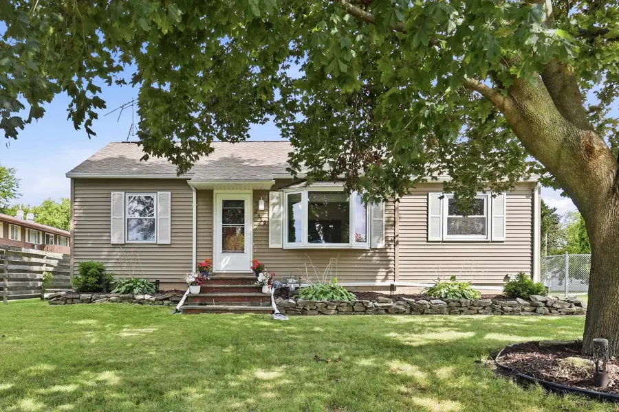 2412 CARLETON AVE, Appleton, WI 54915