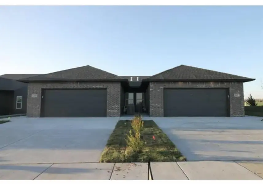 16215-16217 W Ike Ct, Goddard, KS 67052