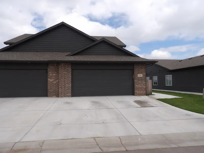 16211 W Ike Ct, Goddard, KS 67052
