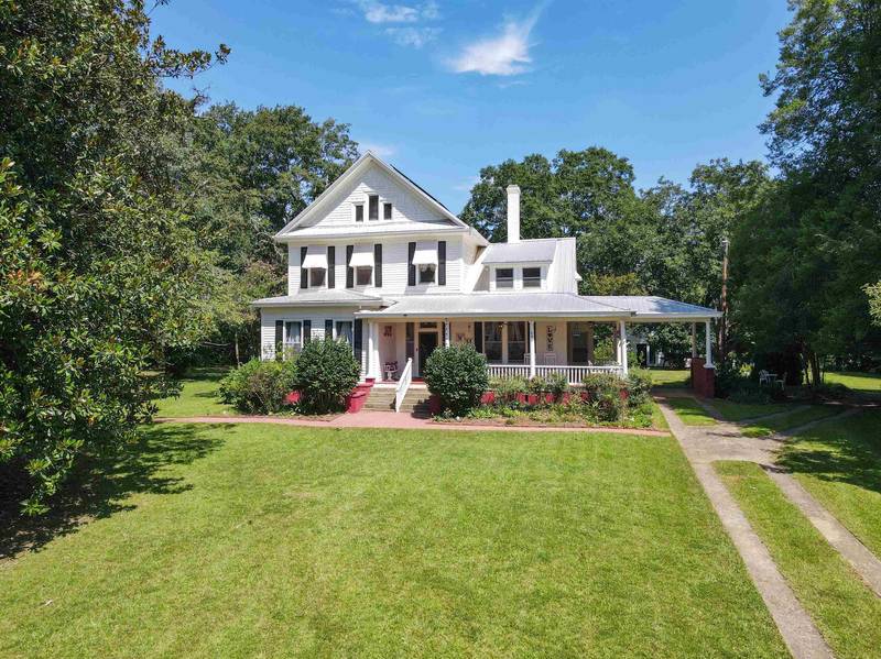 695 Main ST, Wellford, SC 29385