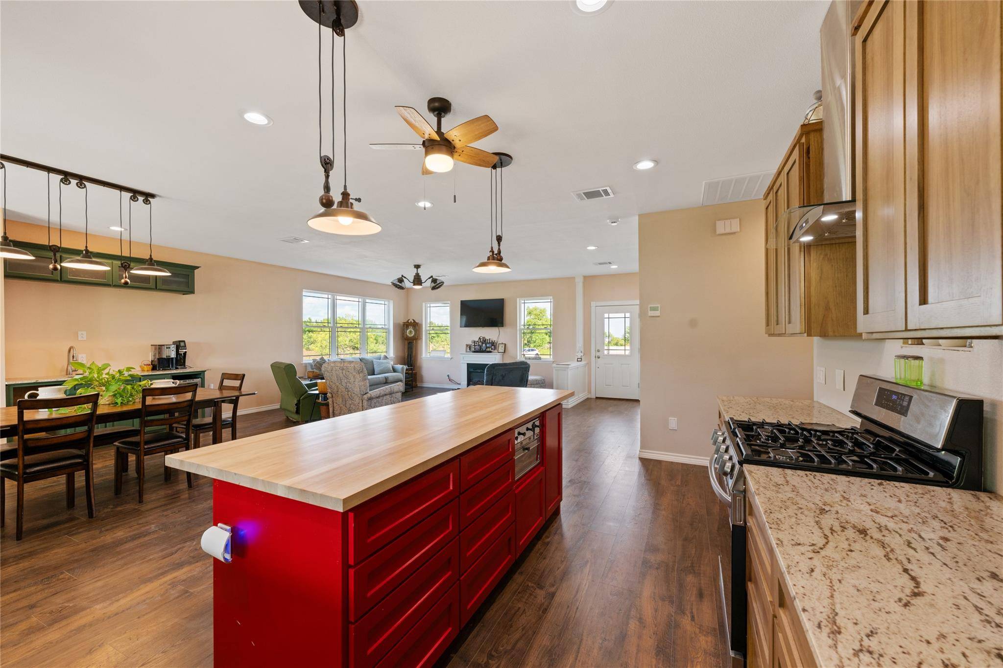 459 E Ridge LN, Kyle, TX 78640