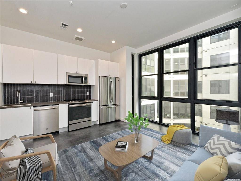 800 Embassy DR #323, Austin, TX 78702
