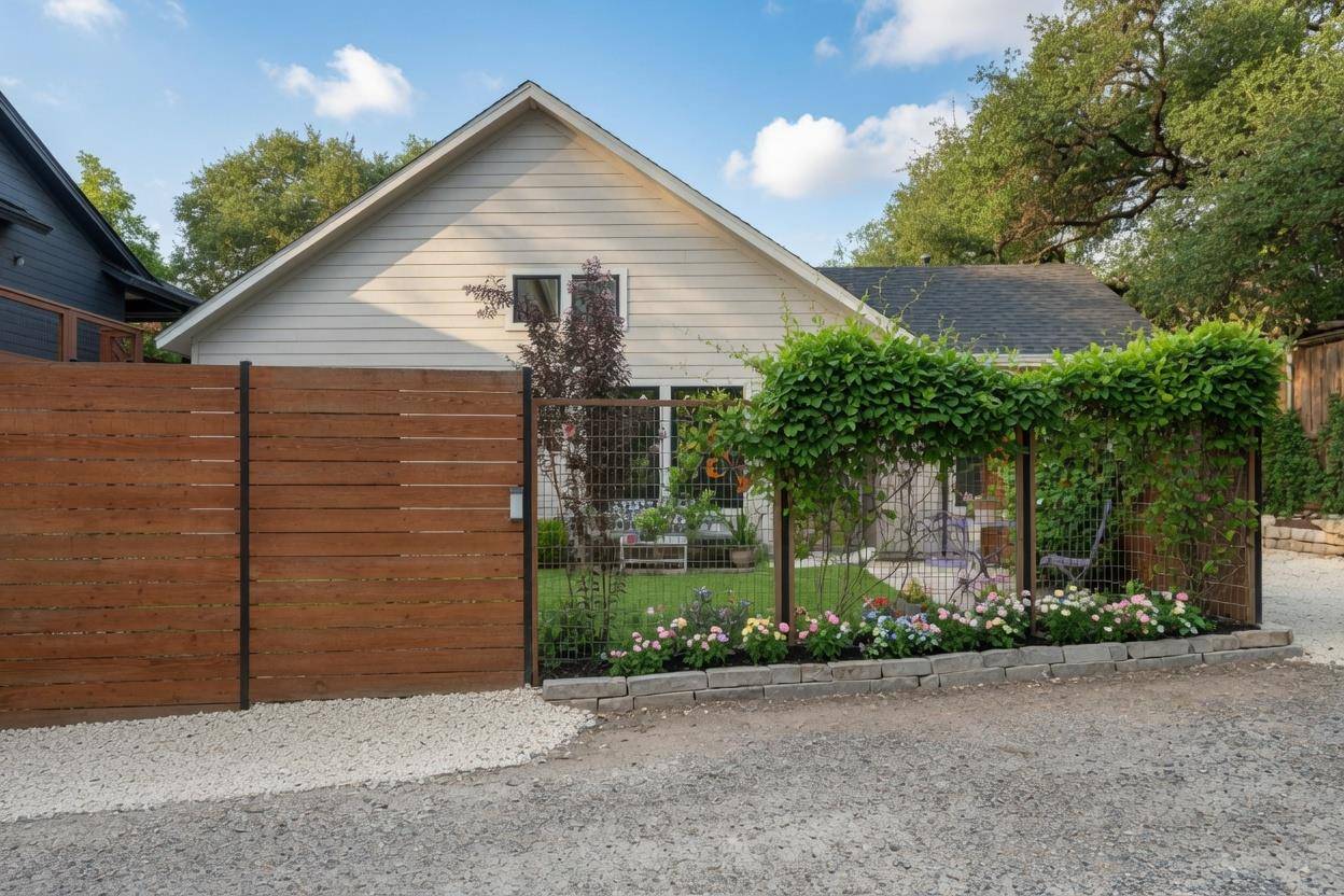 804 W Annie ST #2, Austin, TX 78704