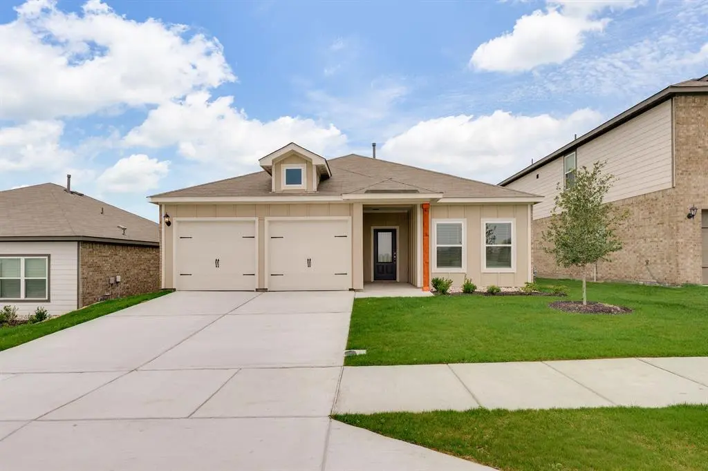 11152 Santana Drive, Fort Worth, TX 76108