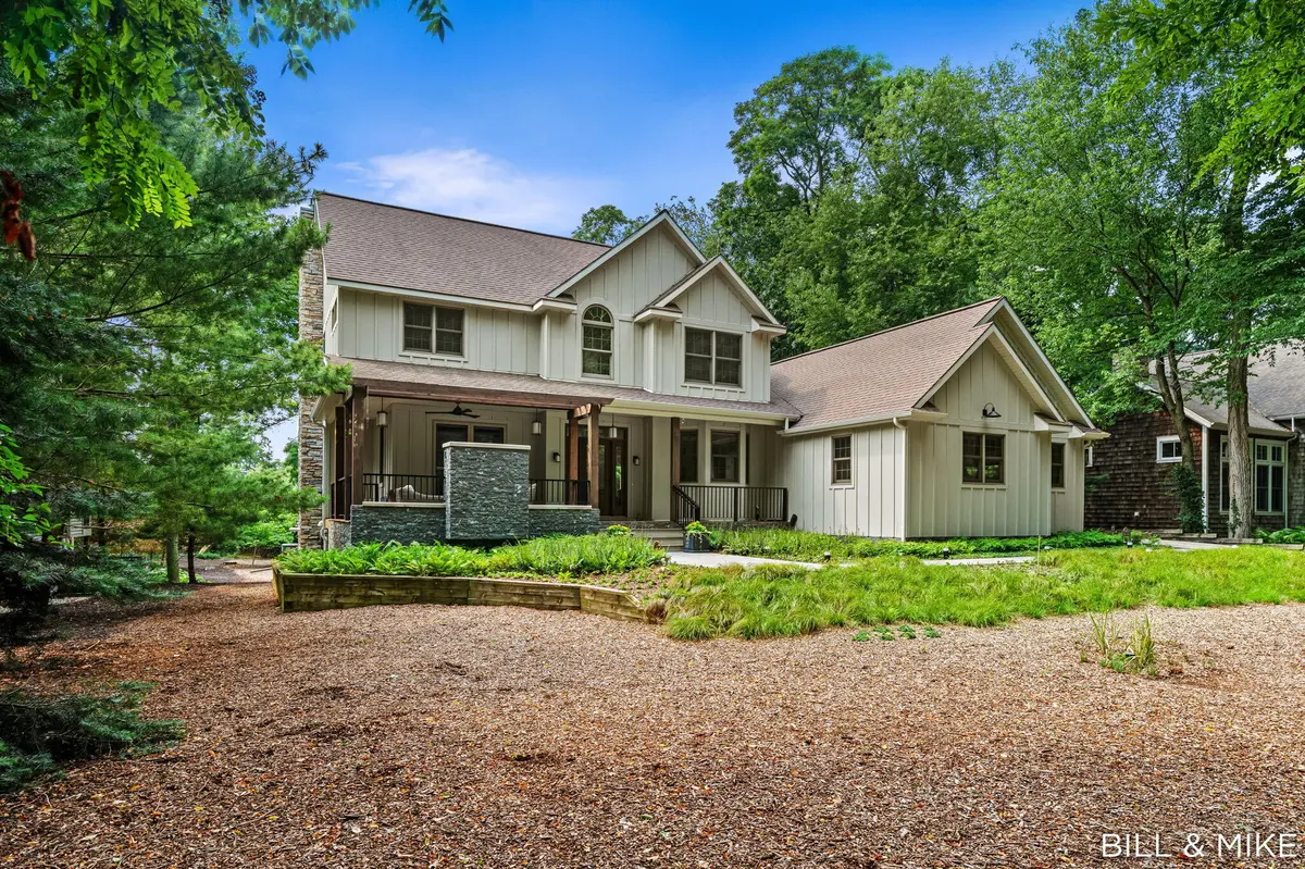 2840 Lake Breeze DR, Saugatuck Twp, MI 49408