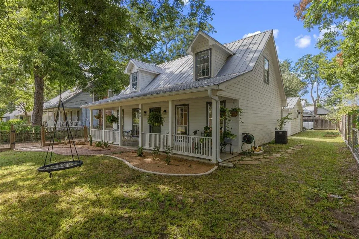 904 Spring ST, Bastrop, TX 78602