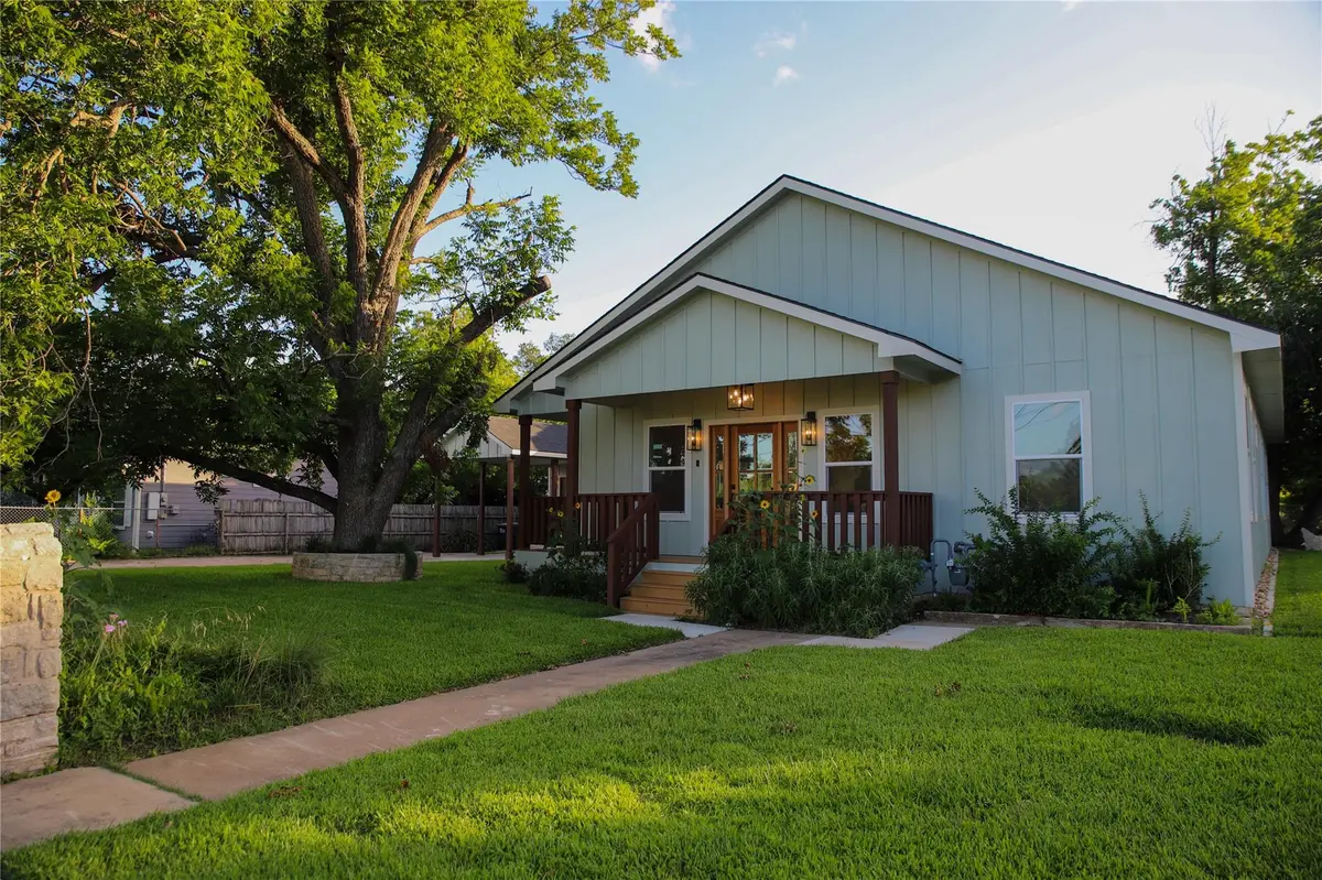 2102 S Church ST, Georgetown, TX 78626