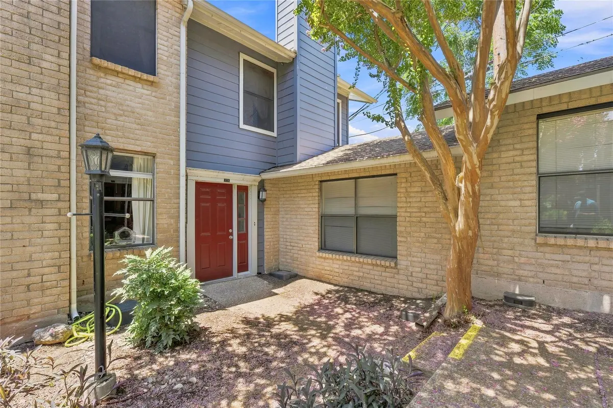 818 Banister LN, Austin, TX 78704