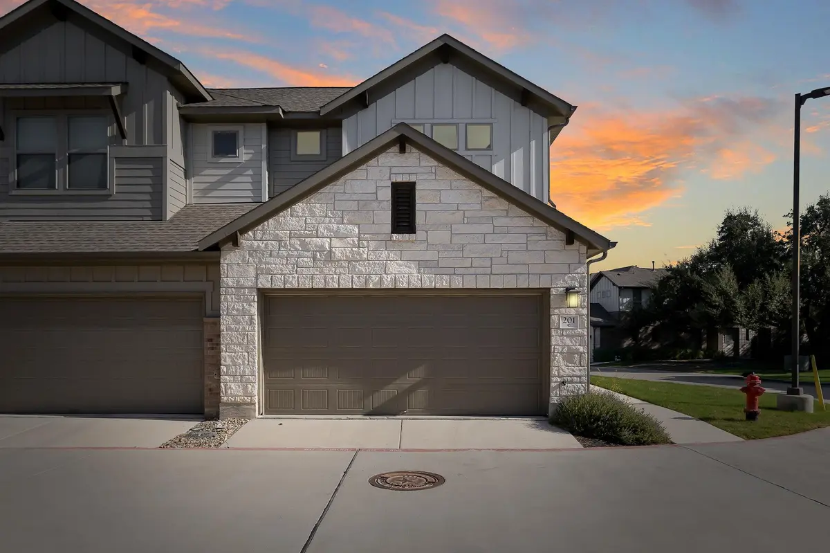 2500 FOREST CREEK DR #201, Round Rock, TX 78664