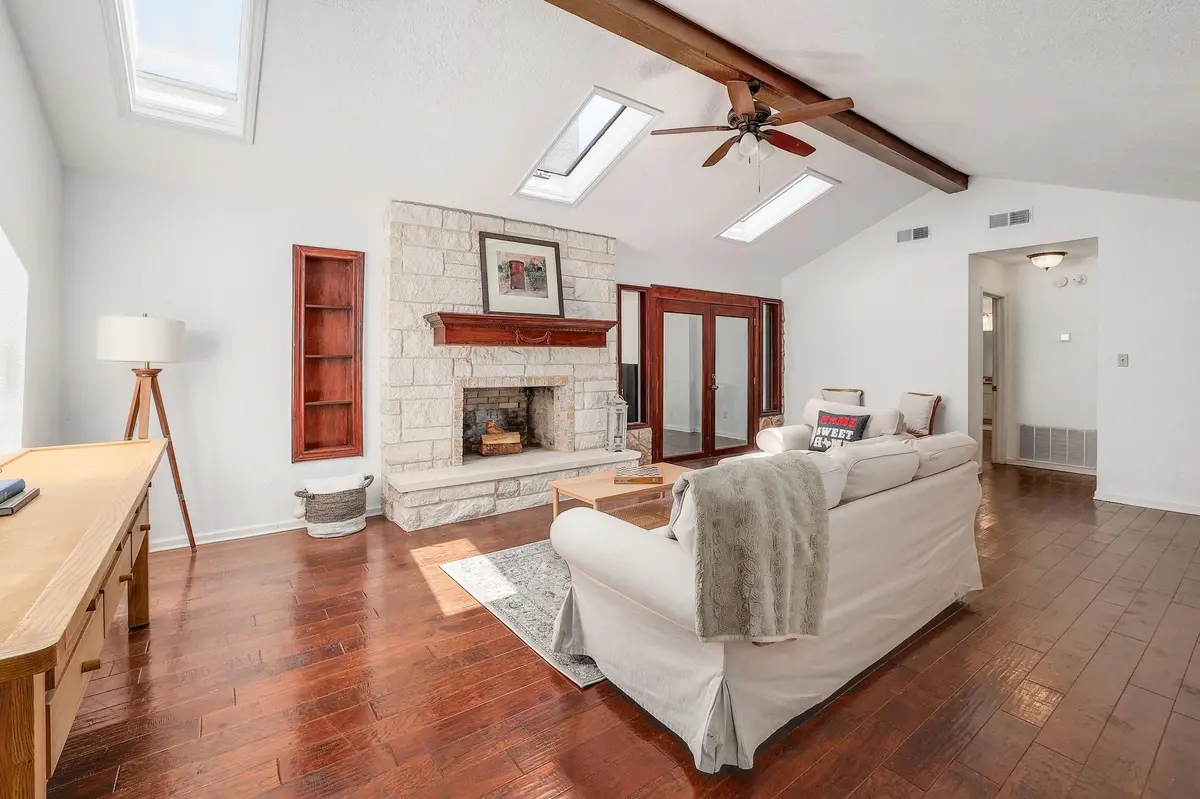 602 Meadowbrook DR, Georgetown, TX 78628
