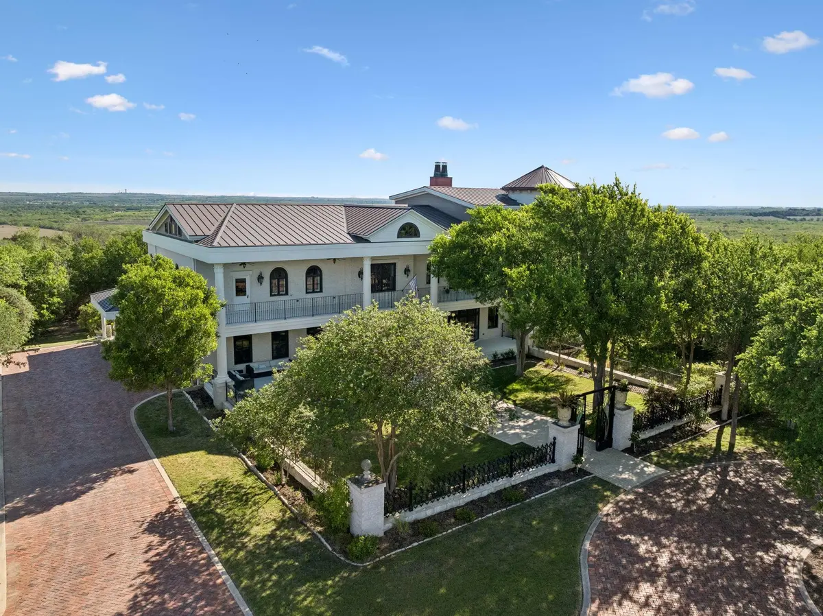 999 Schwarzlose RD, New Braunfels, TX 78130