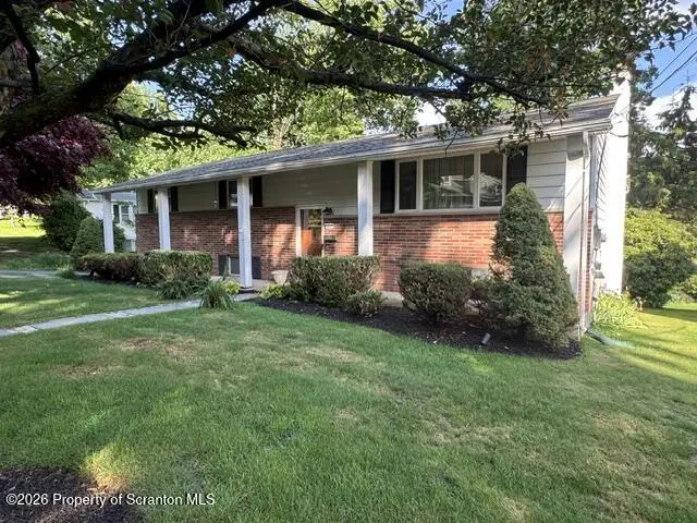 603 Oak LN, Clarks Summit, PA 18411