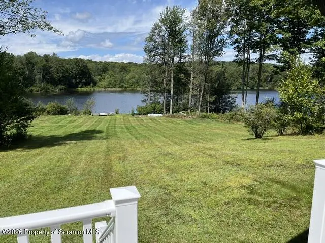 5 E Lake RD, Madison Twp, PA 18444