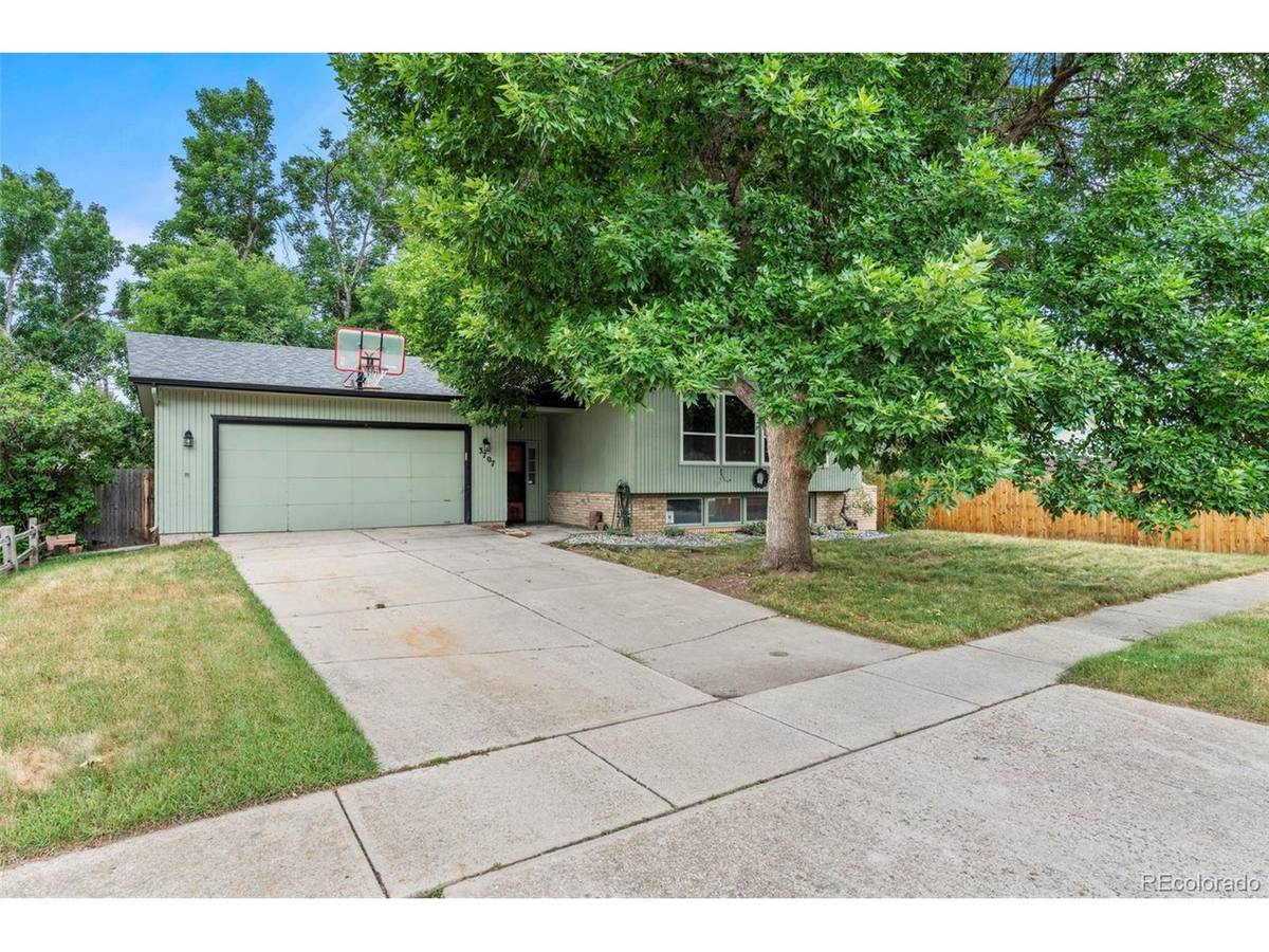 3707 Lander, Colorado Springs, CO 80909