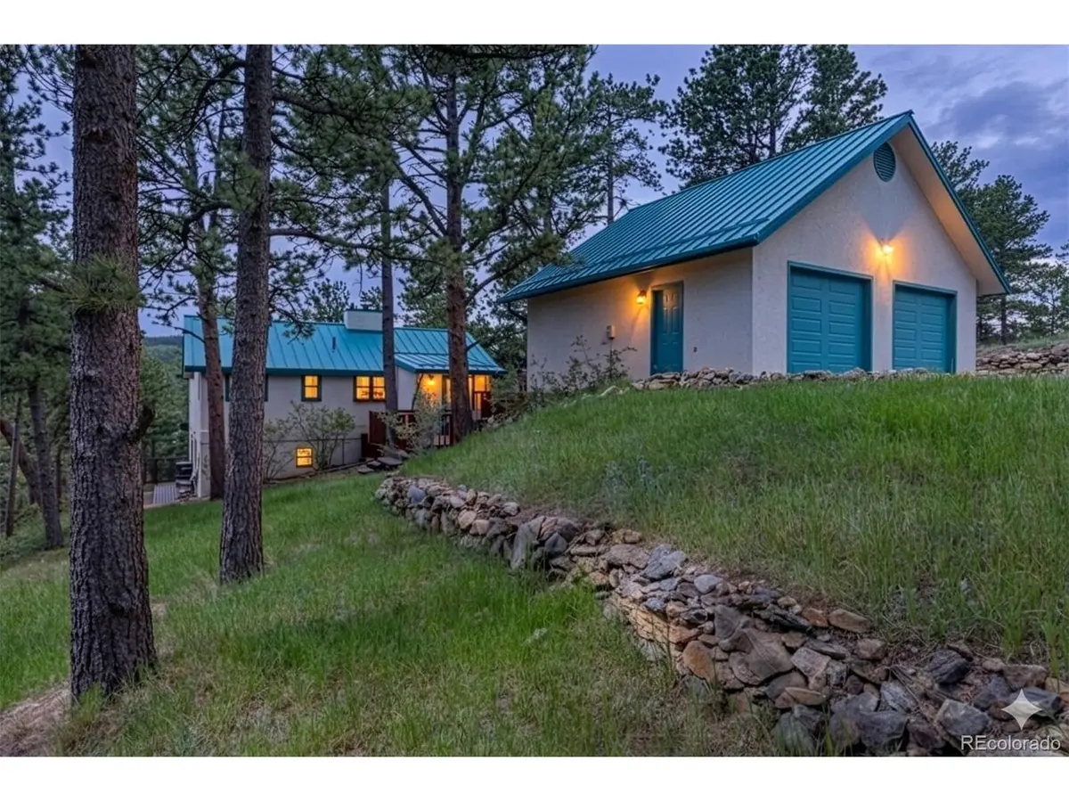 2 King, Nederland, CO 80466