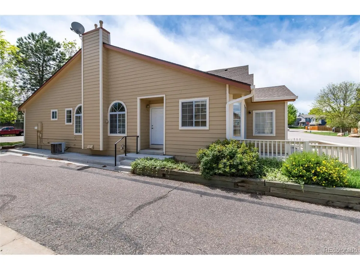 10507 W Maplewood #E, Littleton, CO 80127