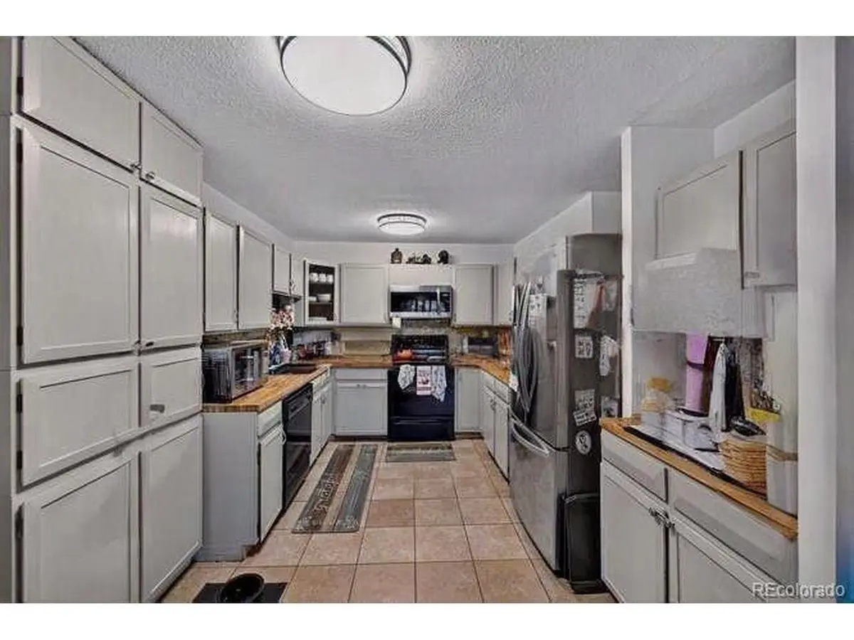 9380 E Center #65-1B, Denver, CO 80247