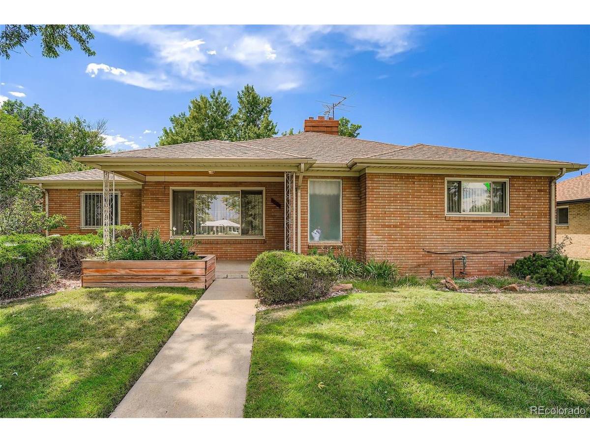 3045 N Monaco, Denver, CO 80207